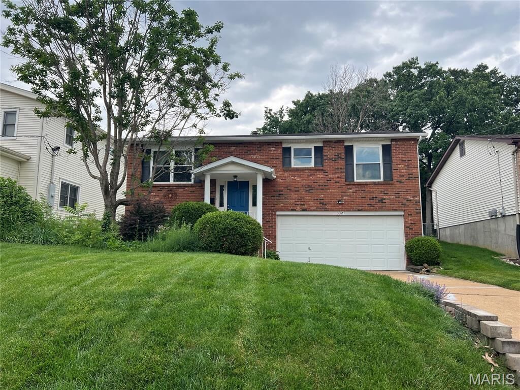 Property Photo: 332 Oak Tree Drive MO 63119