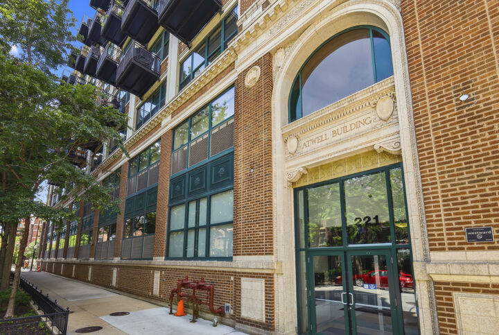 Property Photo:  221 E Cullerton Street 812  IL 60616 