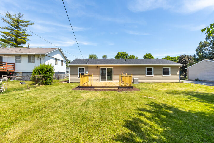 Property Photo:  221 Gordon Avenue  IL 60446 