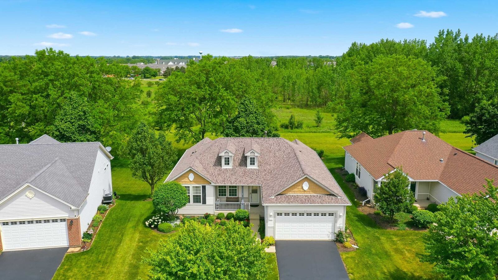 Property Photo:  12610 Oak Grove Drive  IL 60142 