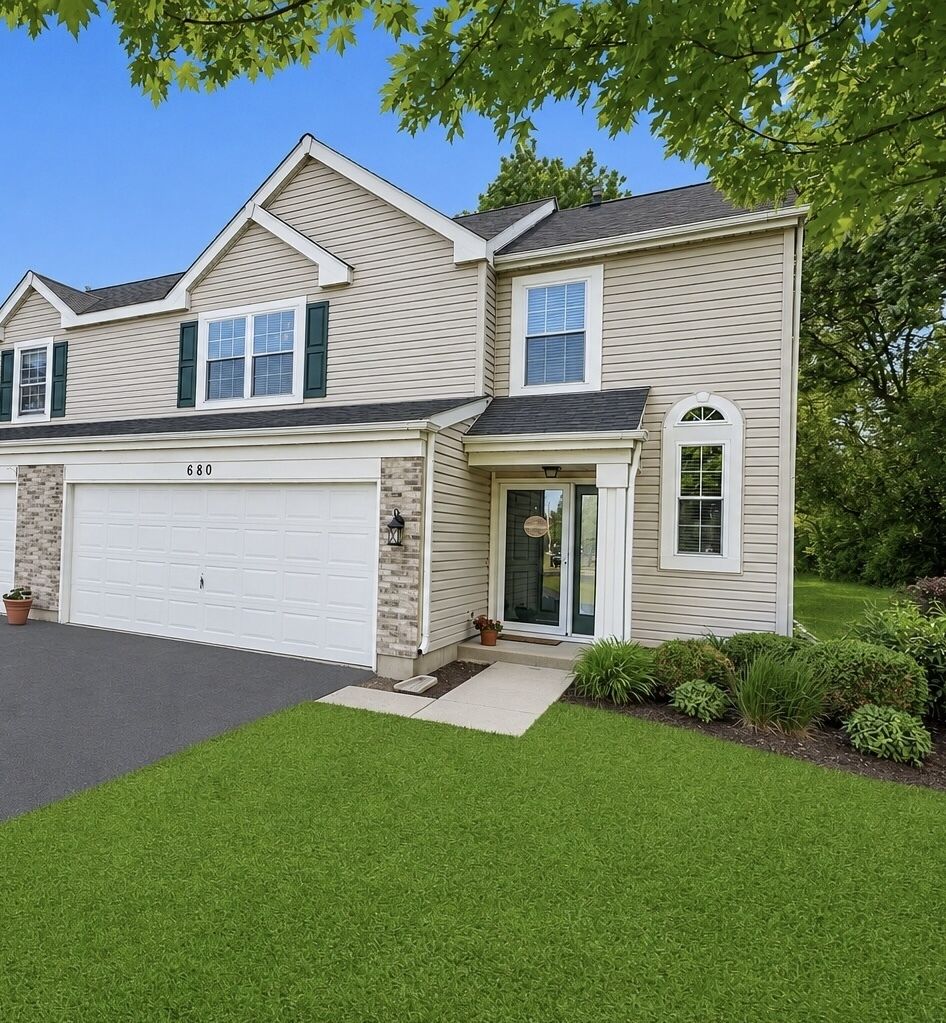 Property Photo: 680 Savannah Lane IL 60014