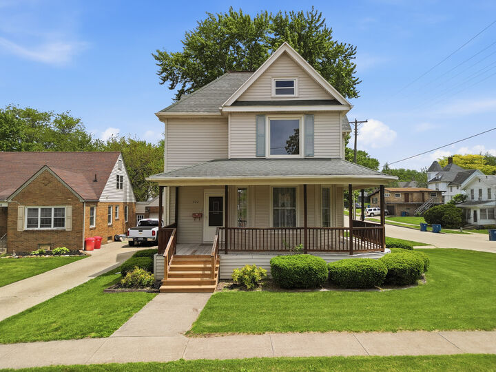 Property Photo: 722 Highland Avenue IL 61021