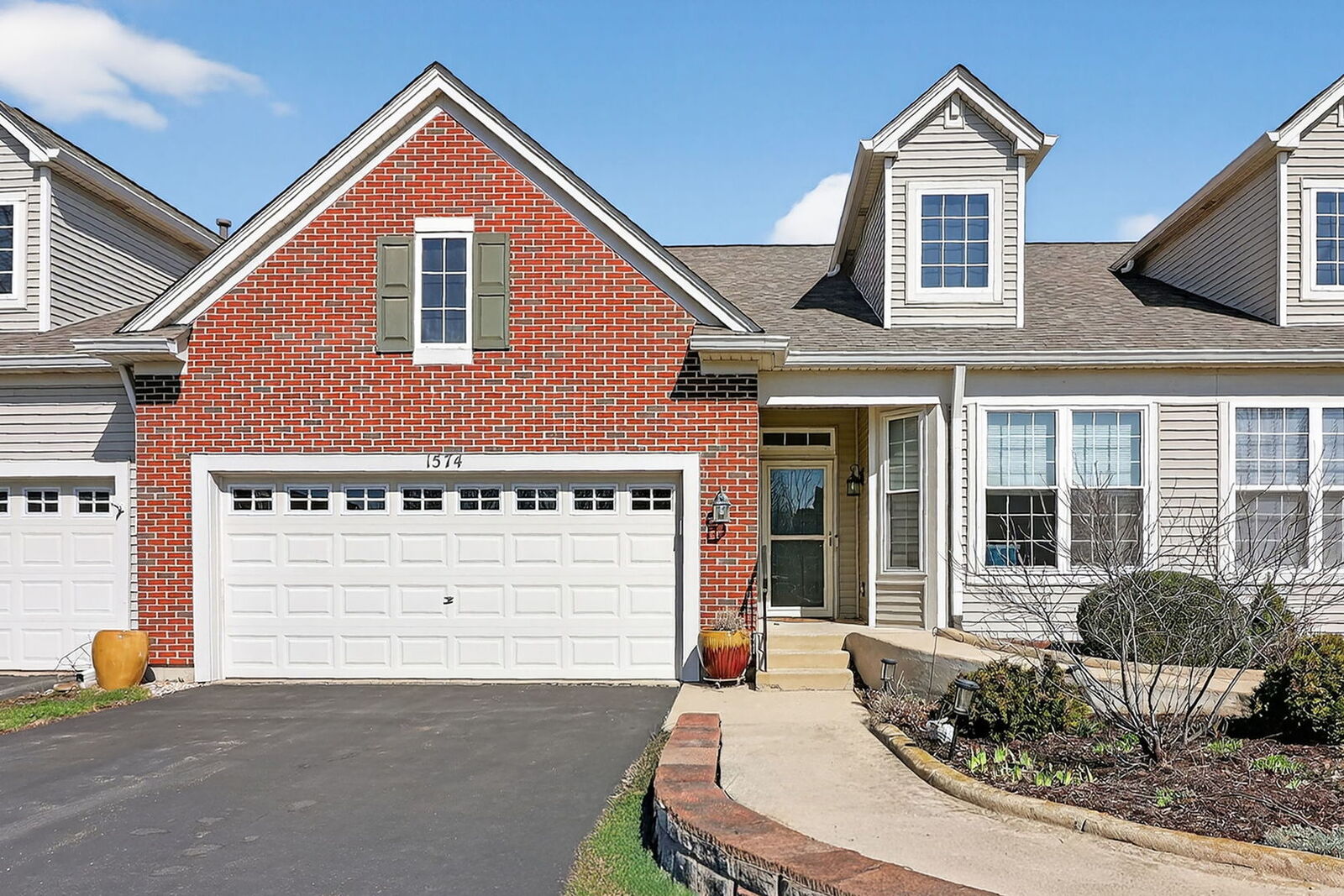 Property Photo: 1574 Sedona Avenue IL 60504