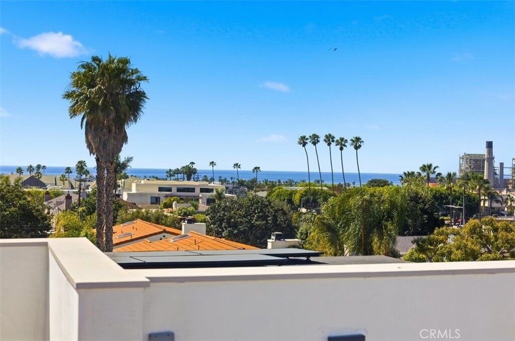 Property Photo: 617 N Irena Avenue C CA 90277