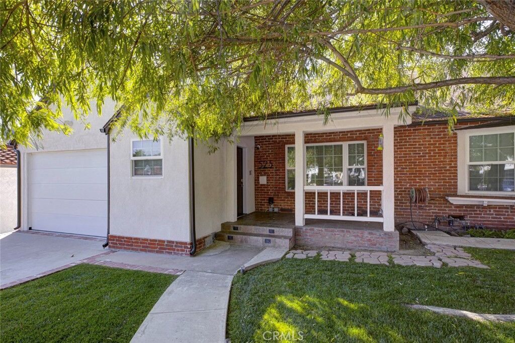 Property Photo:  523 E Fairmount  CA 91501 