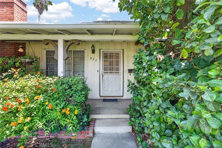 Property Photo:  977 N Riverside  CA 92376 