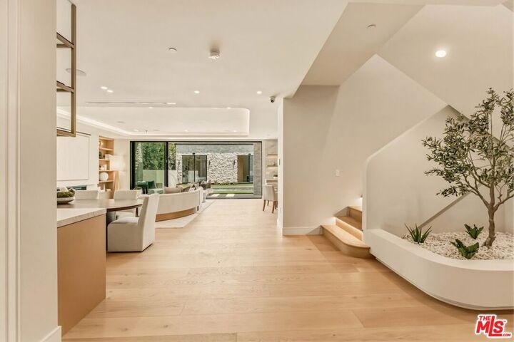 Property Photo:  4628 Saloma Avenue  CA 91403 