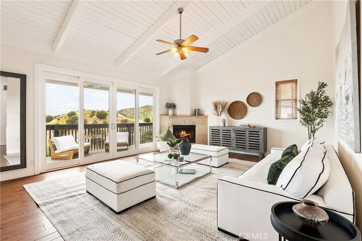 Property Photo: 8462 Hillcroft Drive CA 91304