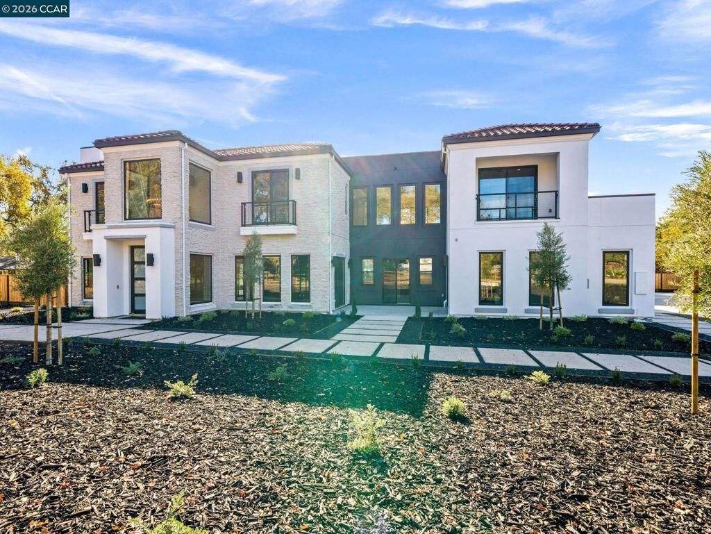Property Photo:  24 Noble Oaks Ln  CA 94506 