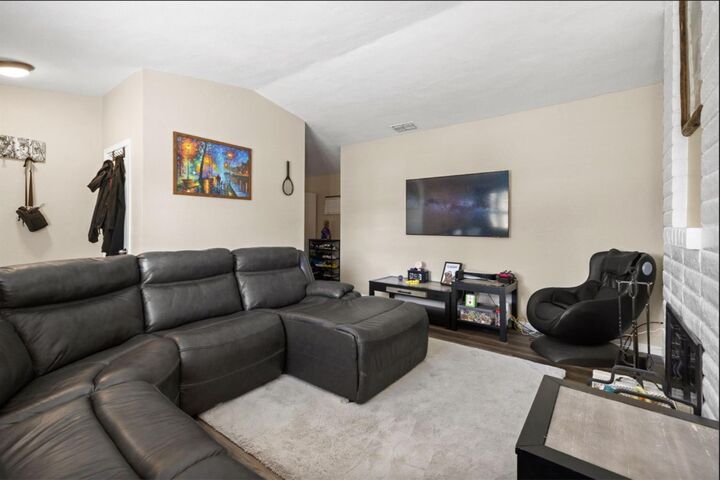 Property Photo:  10251 Ellenwood Avenue  CA 95827 