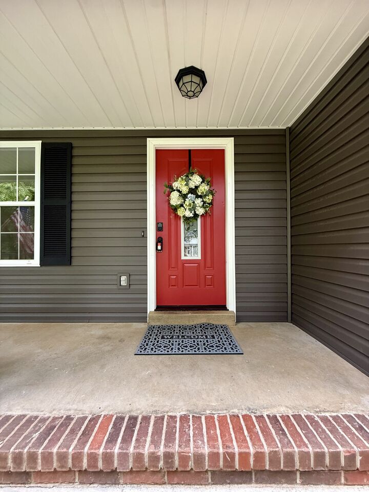 Property Photo:  43 Hawthorne Dr N  TN 38464 