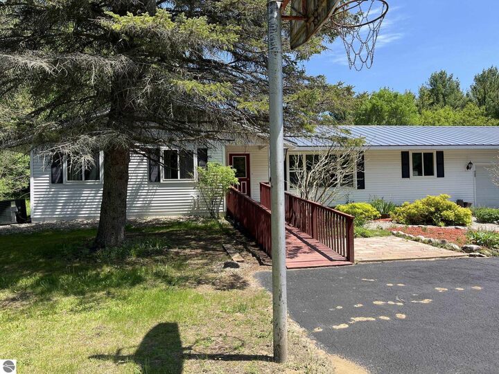 Property Photo: 2510 E Silver Lake Road N MI 49685