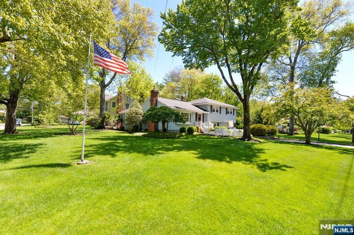 Property Photo:  66 Hurley Avenue  NJ 07481 