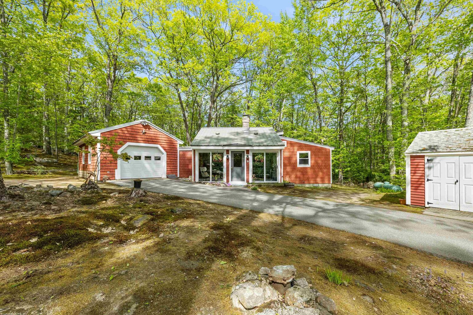 Property Photo: 9 Red Oak Road NH 03218