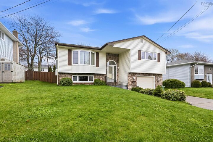 Property Photo:  13 Camilla Court  NS B2X 3K4 