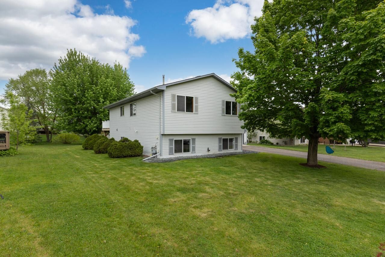Property Photo: 1016 Meadow Street MN 55322