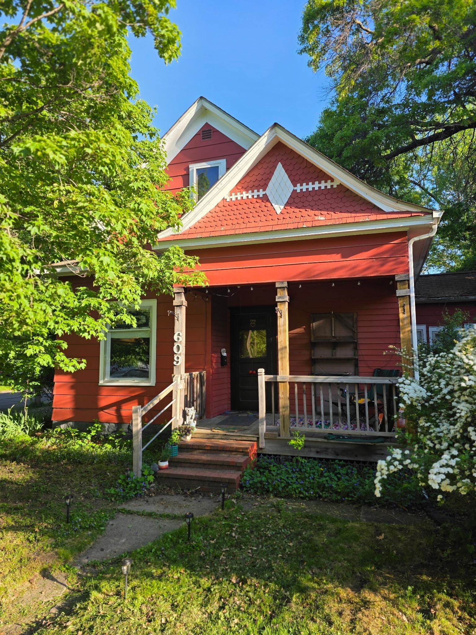 Property Photo:  609 2nd Avenue SW  MN 55008 
