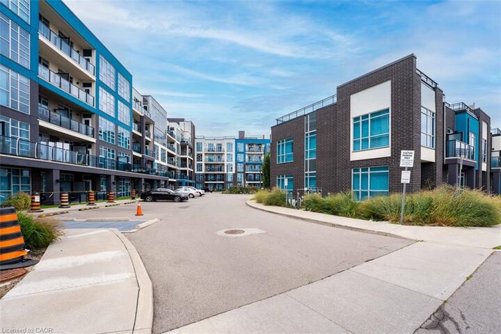 Property Photo:  10 Concord Place 213  ON L3M 0G6 