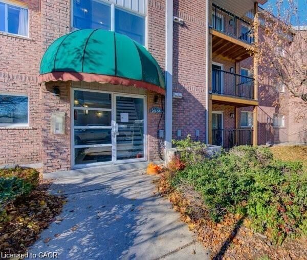 Property Photo: 3085 Kingsway Drive 6 ON N2C 2P1