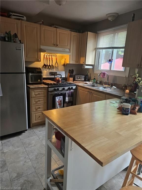 Property Photo: 122 Cedar Street 46 ON N1A 3C7