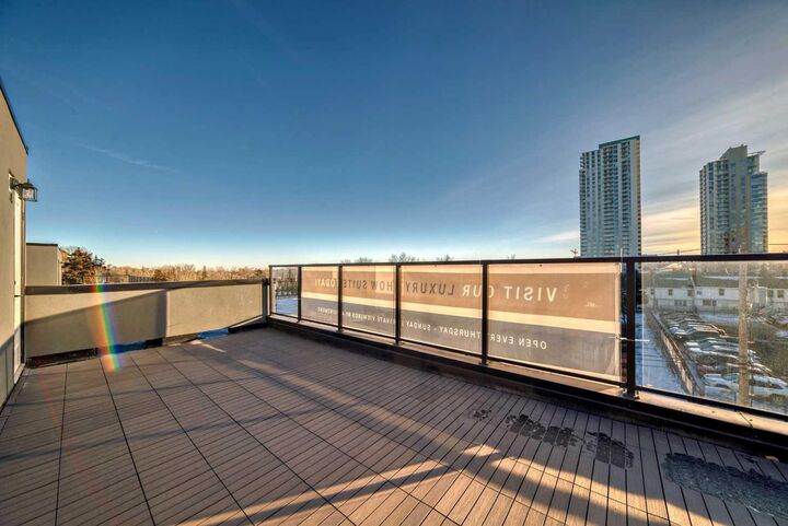 Property Photo: 3404 8 Avenue SW 3 AB T3C 2Z7