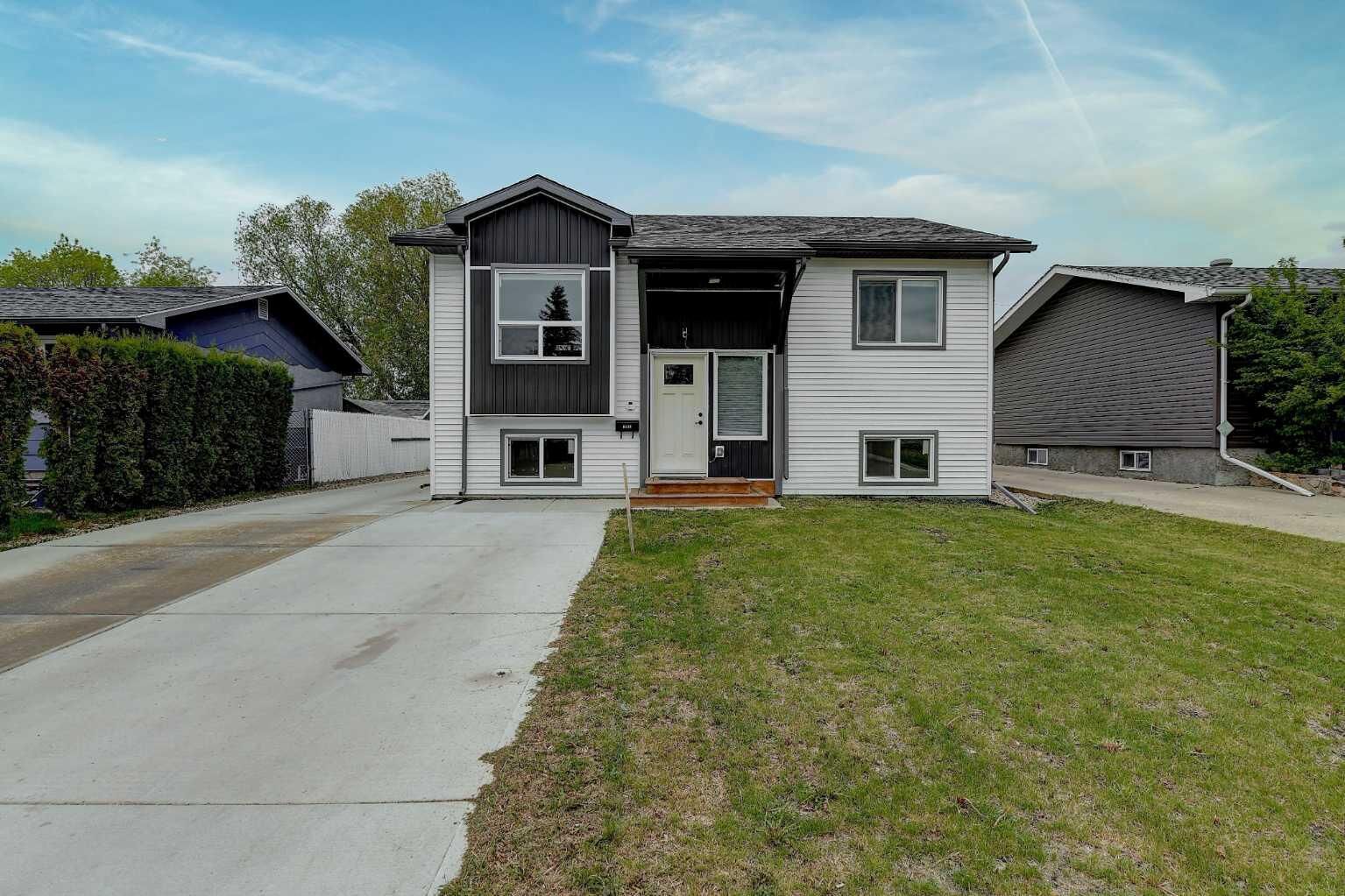 Property Photo: 9638 112 Avenue AB T8V 3B8