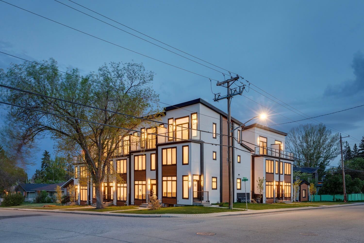 Property Photo: 4307 30 Avenue SW AB T3E 0T5