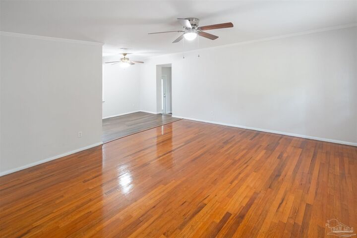 Property Photo: 118 Czar Ln FL 32503