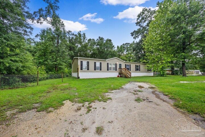 Property Photo:  631 Campbell Rd  FL 32535 