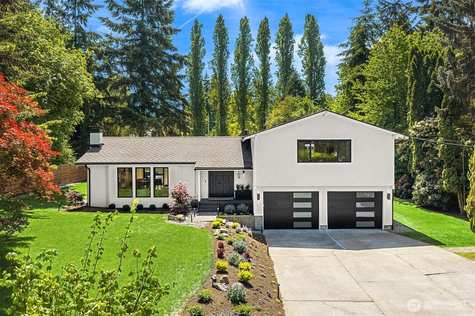 Property Photo:  7709  Ridgecrest Lane  WA 98040 
