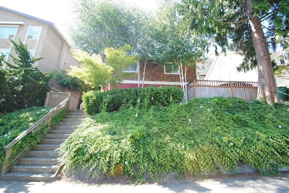 Property Photo:  39  Etruria Street 3  WA 98109 