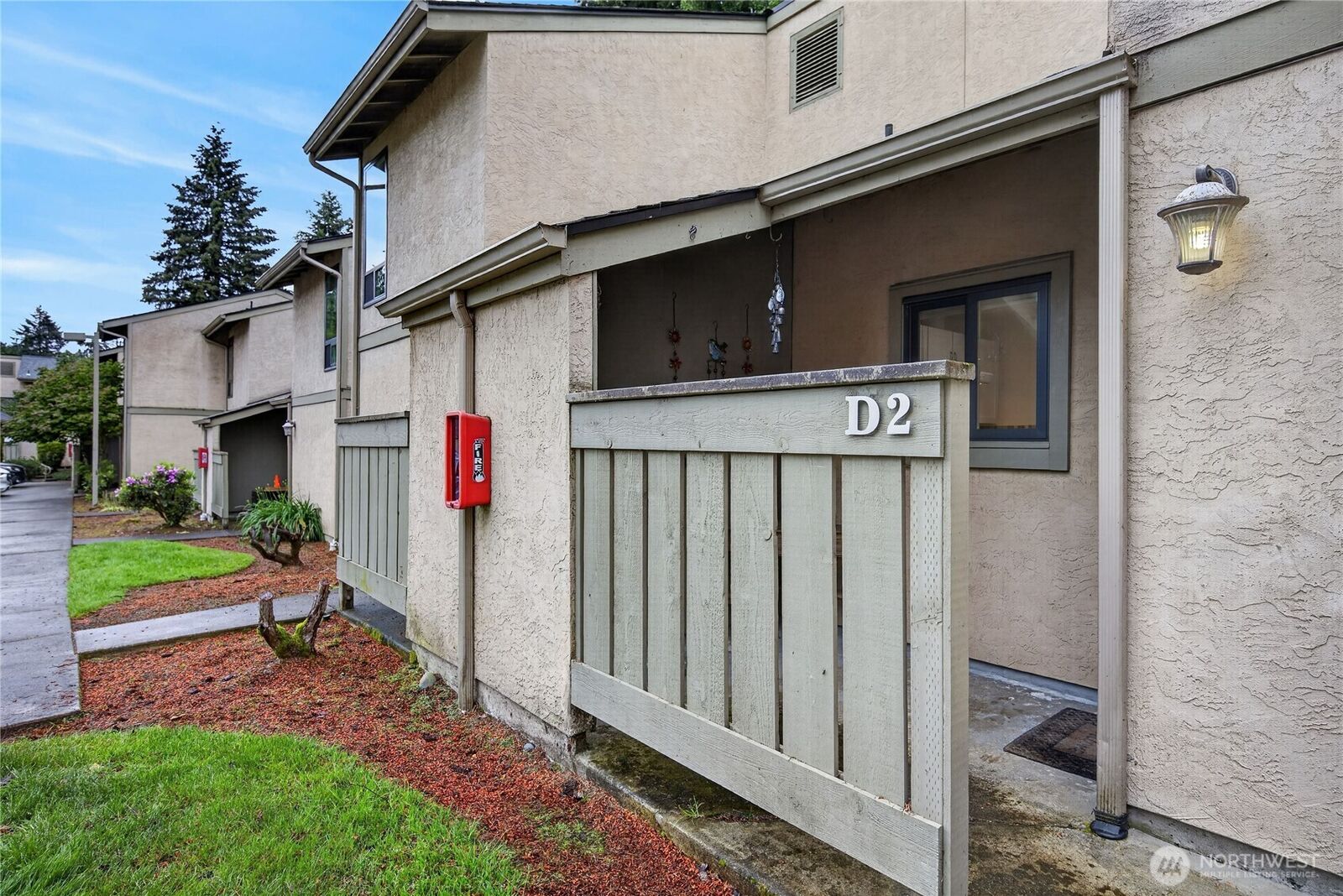 Property Photo:  10037 NE 138th Place D2  WA 98034 