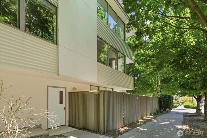 Property Photo: 802 N 43rd Street WA 98103
