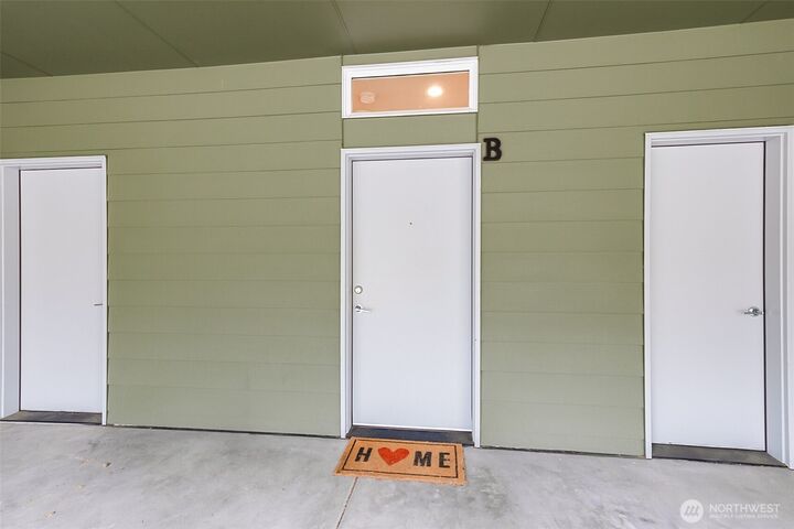 Property Photo: 14906 Manor Way B WA 98087