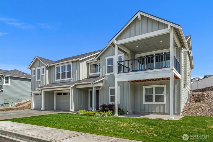 Property Photo: 661 S Juli Avenue WA 98802