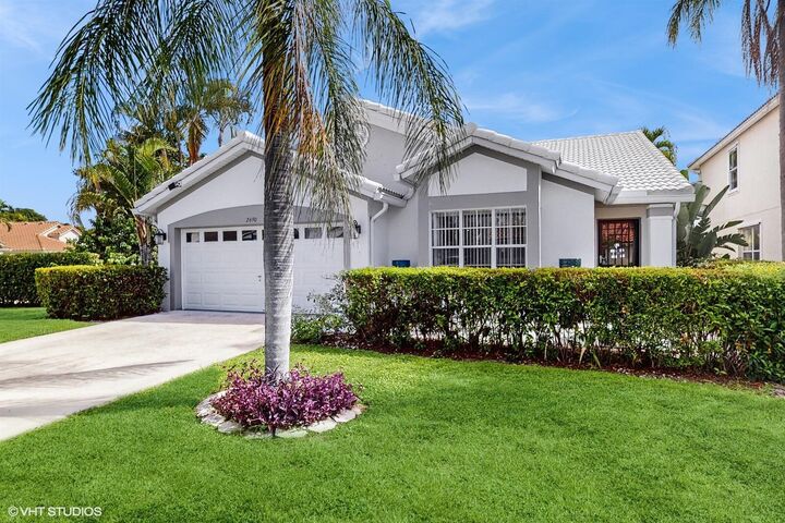 Property Photo:  2690 Linkside Drive  FL 33414 
