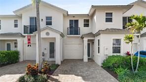 Property Photo:  6989 Pines Circle Gg 39  FL 33073 