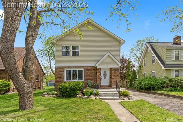 Property Photo:  135 Draper Avenue  MI 48328 