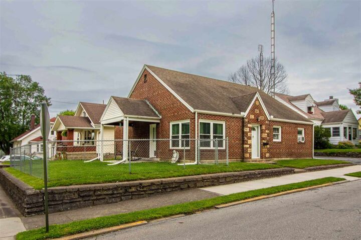 Property Photo:  445 Sedgwick Place  IN 47374 