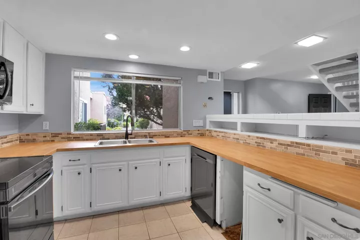 Property Photo:  23823 Green Haven Ln  CA 92065 