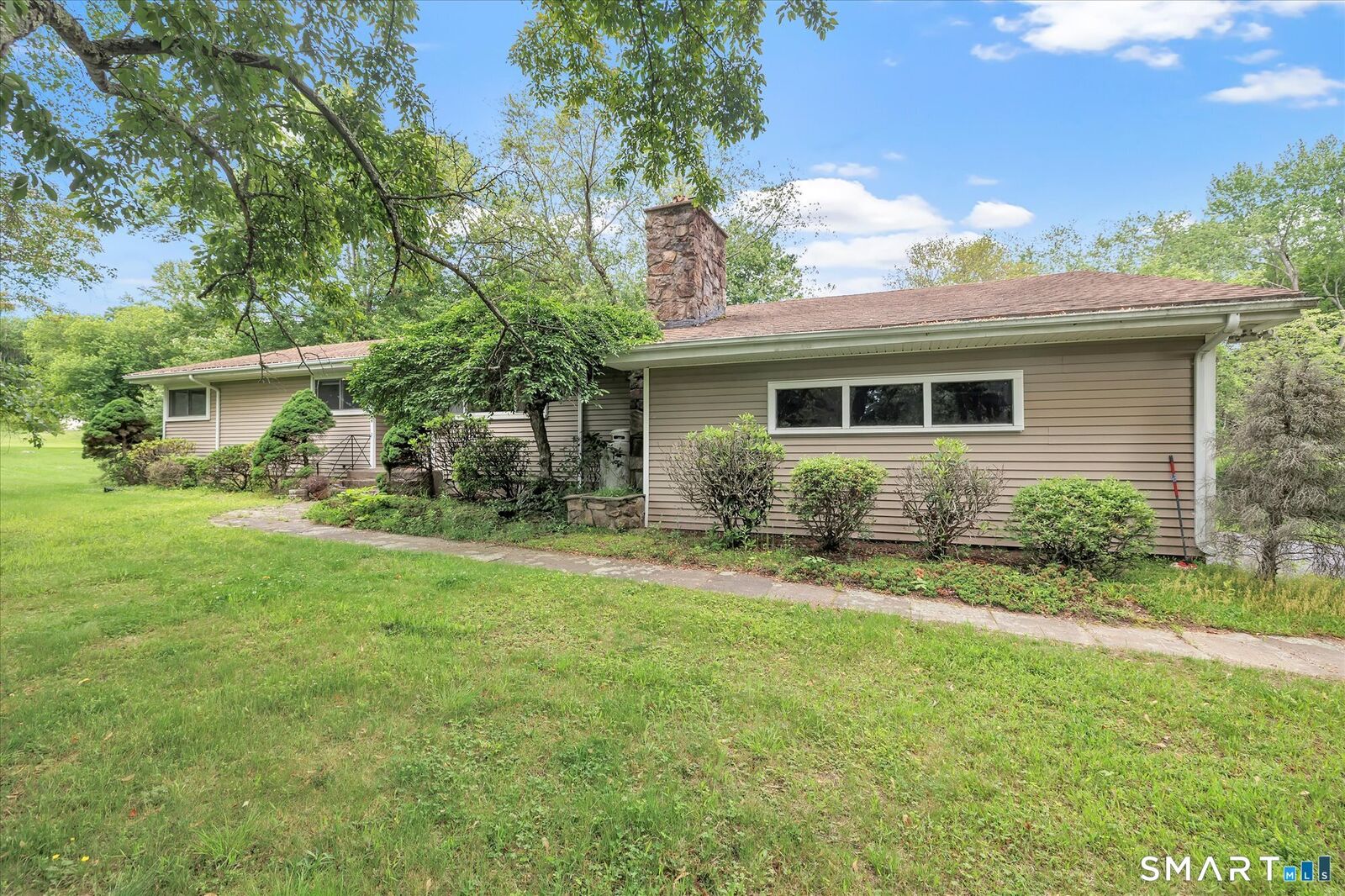 Property Photo: 4781 Madison Avenue CT 06611