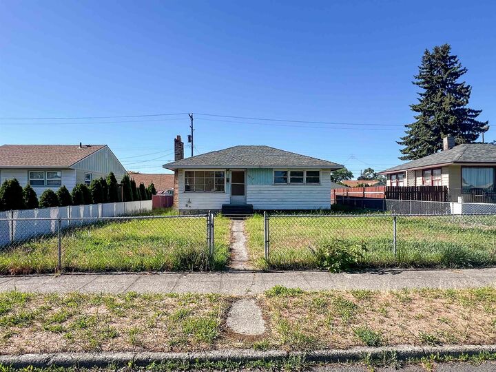 Property Photo:  1516 E Dalke Ave  WA 99208 