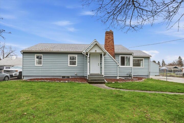 Property Photo:  514 N Herald Rd  WA 99206 