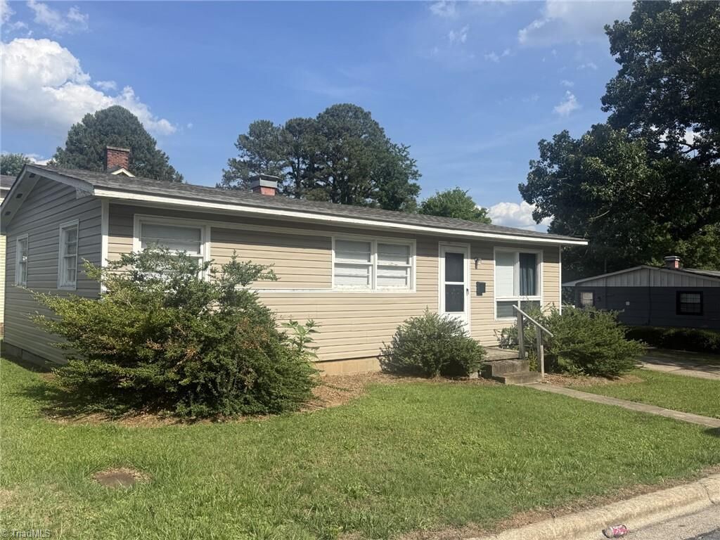 Property Photo:  108 Wall Street  NC 27025 
