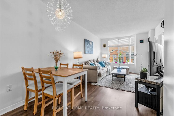 Property Photo: 284 Bloor Street W 804 ON M5S 3B8