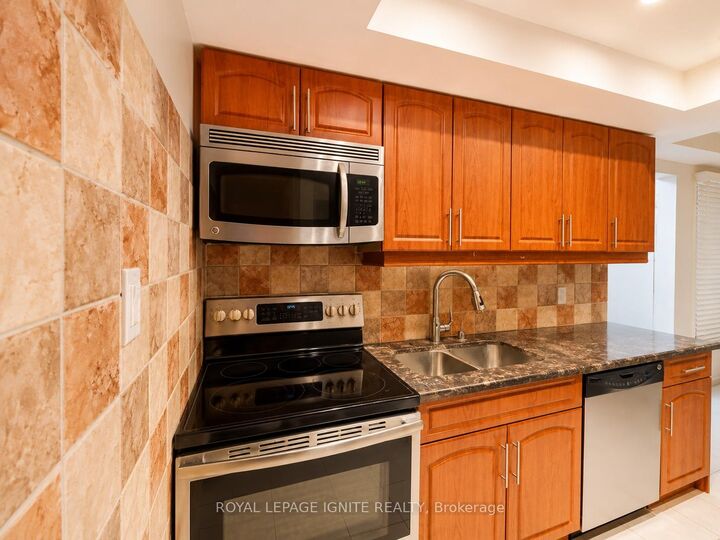 Property Photo: 21 Halfmoon Square ON M1C 3V4