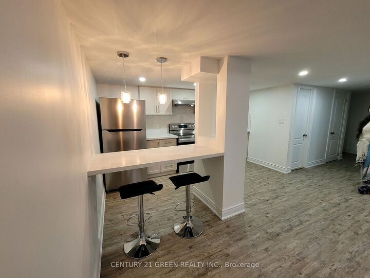 Property Photo: 3249 Paul Henderson Drive Bsmt ON L5M 0H5