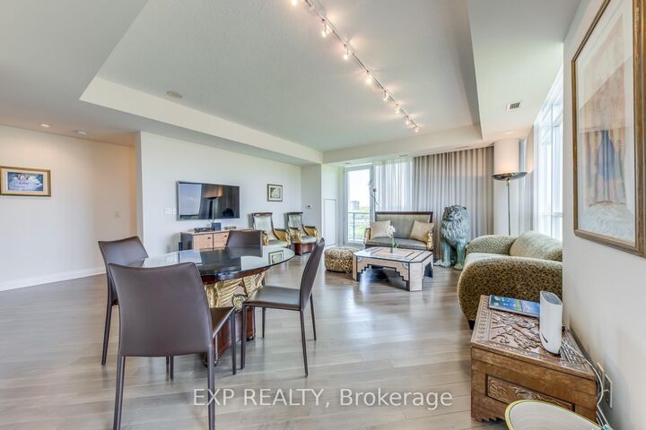 Property Photo: 1055 Southdown Road 905 ON L5J 0A3