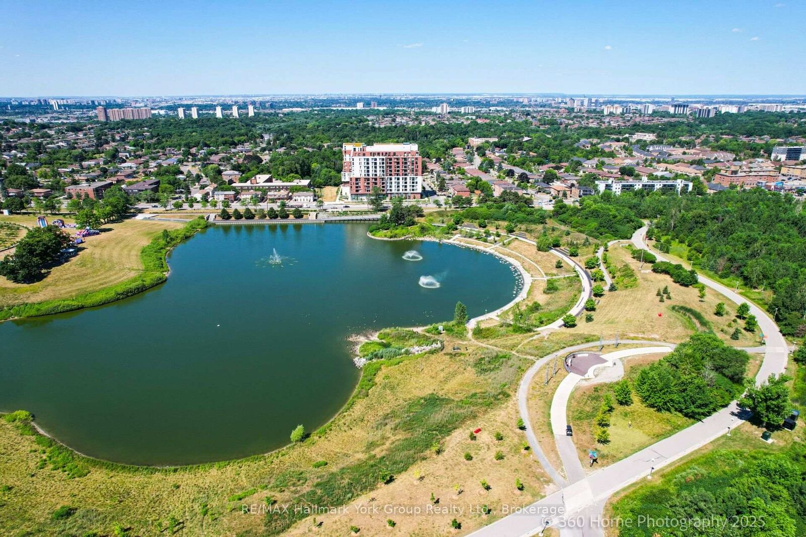 Property Photo:  3100 Keele Street 534  ON M3M 2H4 