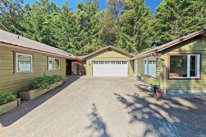 Property Photo: 260 Old Divide Rd BC V8K 2G7